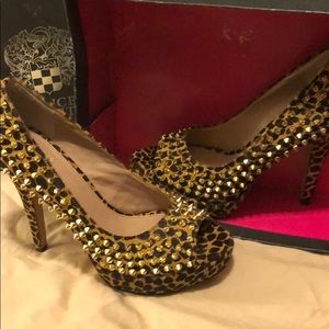 Brand New Vince Camuto Size 9 heels